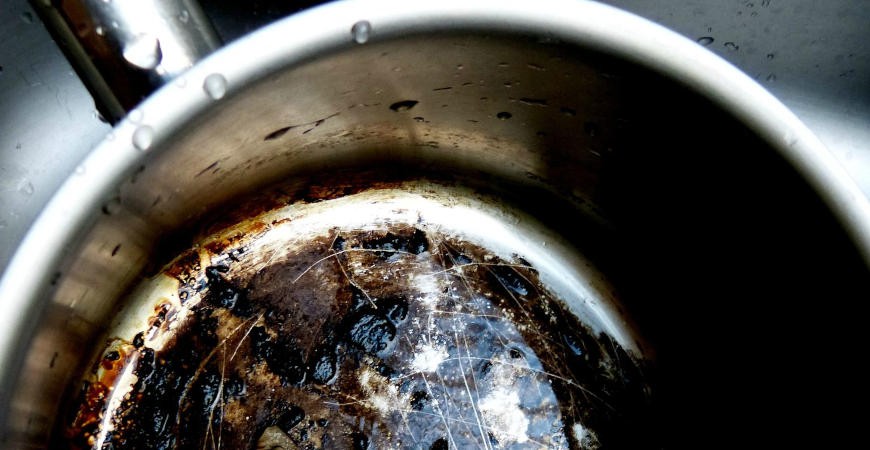 Comment rattraper une casserole en inox brûlée ? - Infos et